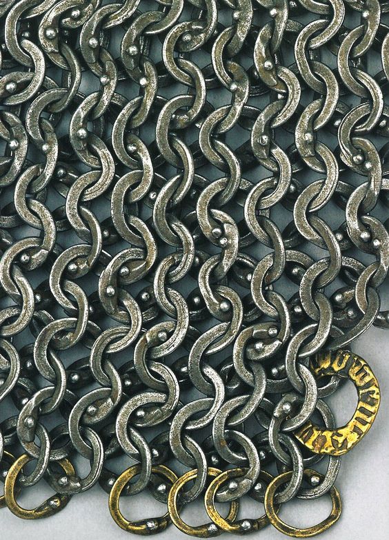 02-B-original-chain-maille-flat-ring-dome-rivet-German-15thc-from-pintrest.jpg