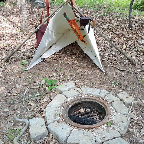 Tarp shelter 4.jpg