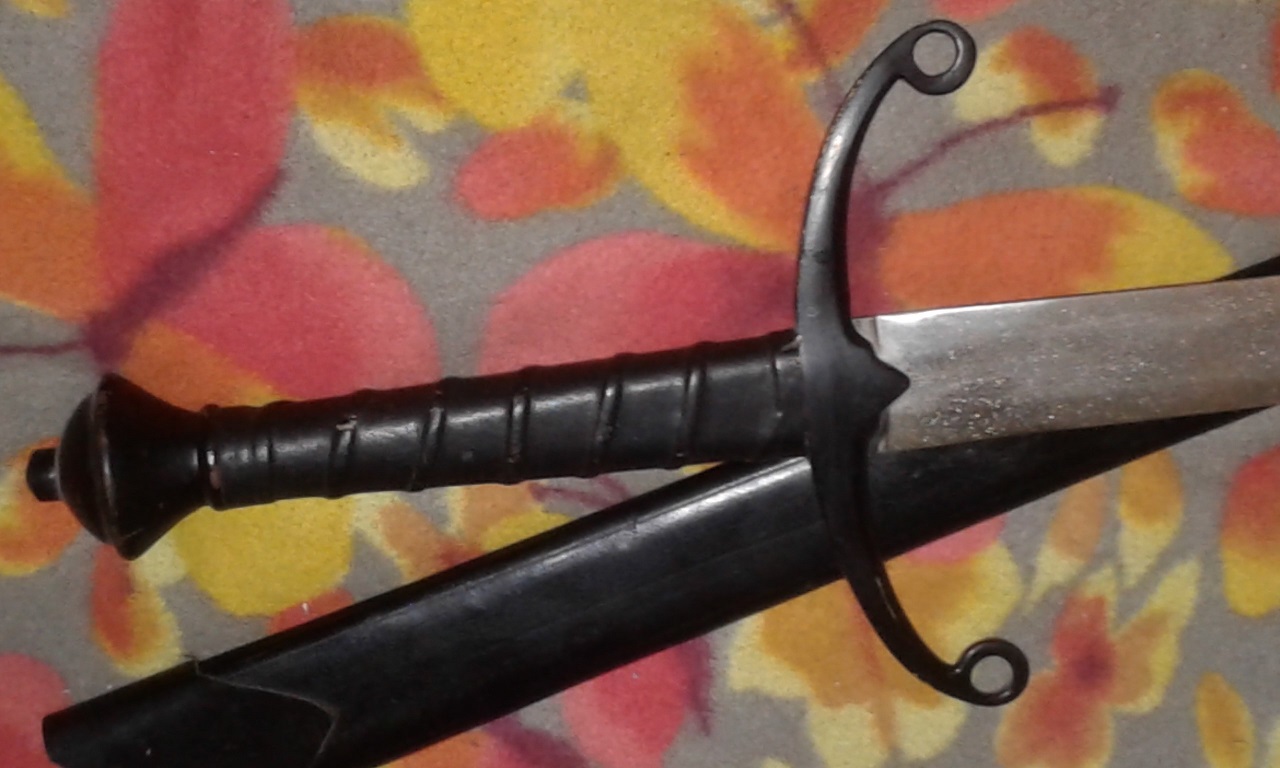 hilt closeup shienaran longsword.jpg